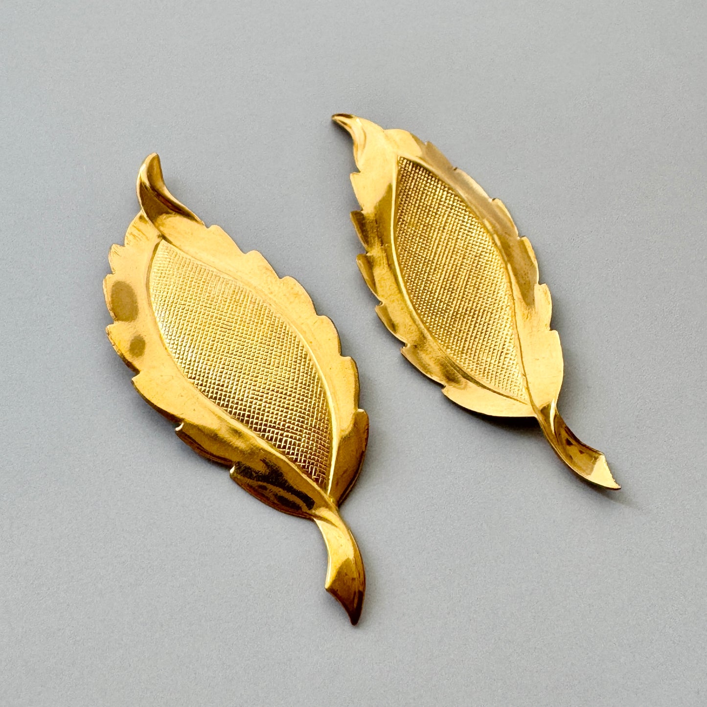 USA Vintage Brass Stamping Leaf 51x20mm