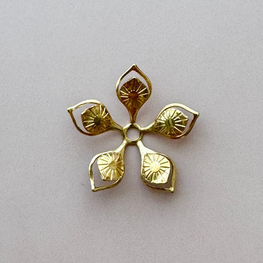 USA Vintage Brass Flower 25mm
