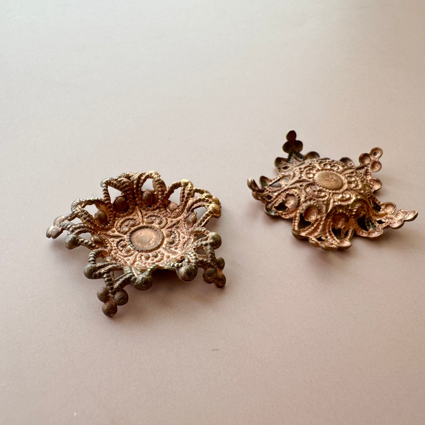 France Vintage Metal Filigree 24mm