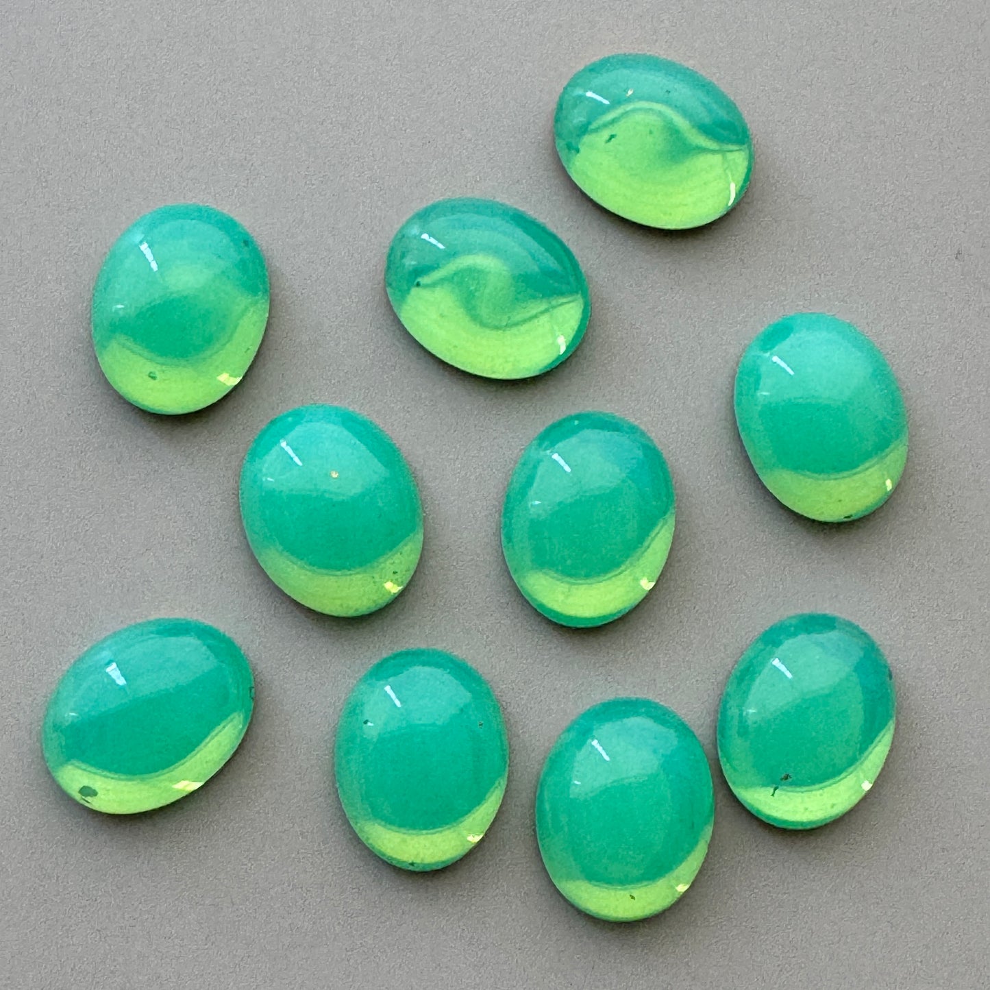 Czech Vintage Vaseline Glass Cabochon Oval Green 10x8mm【2pcs】